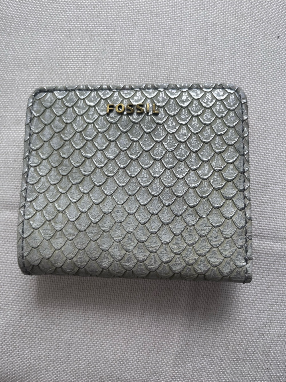 New Fossil Silver Textured Zip Wallet